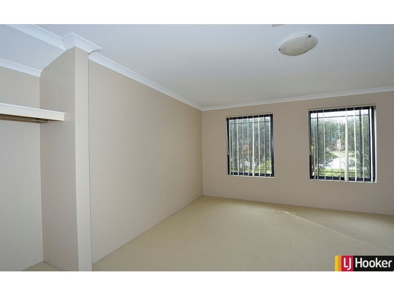 17 Camden Way, Meadow Springs WA 6210