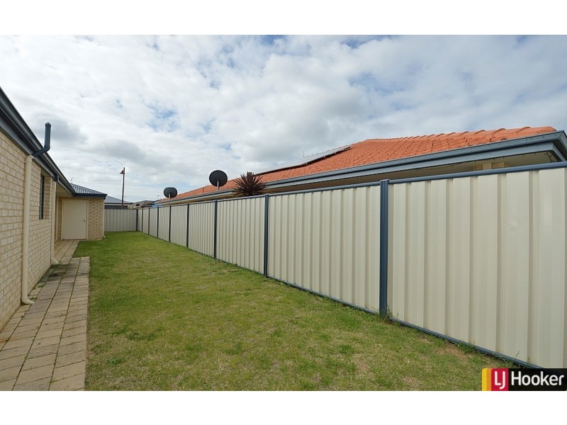 17 Camden Way, Meadow Springs WA 6210