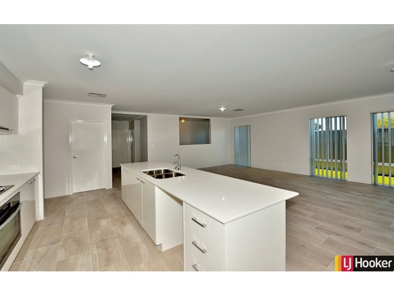 97 Queen Parade, Wannanup WA 6210