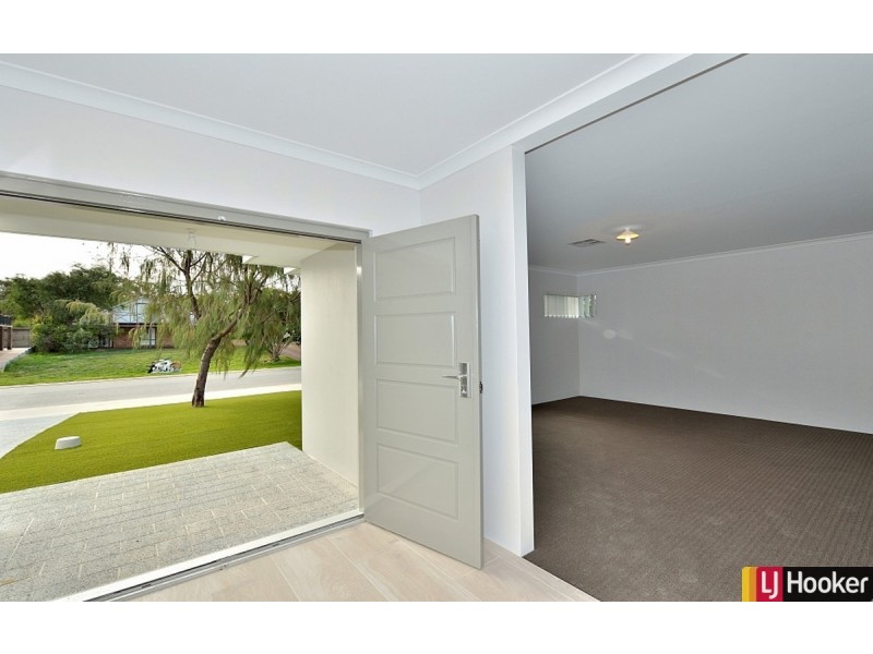 97 Queen Parade, Wannanup WA 6210