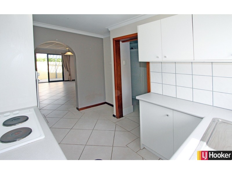 9/11 Leslie Street, Dudley Park WA 6210