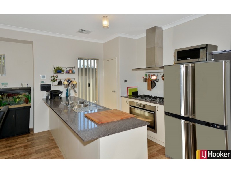 42 Whimbrel Crescent, Coodanup WA 6210