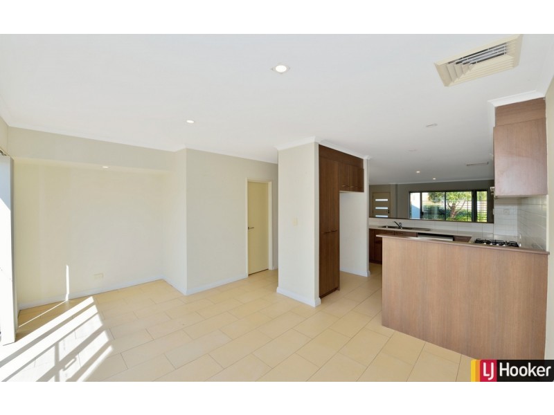 4/22 Butcherbird Loop, Erskine WA 6210