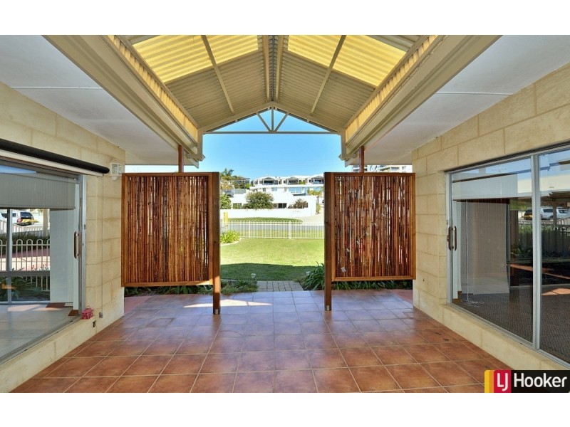 4A Oversby Street, Halls Head WA 6210