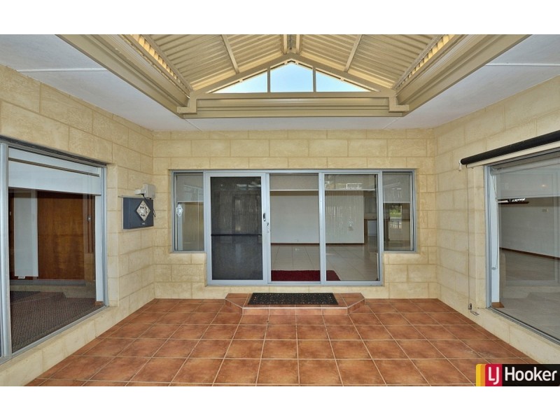 4A Oversby Street, Halls Head WA 6210