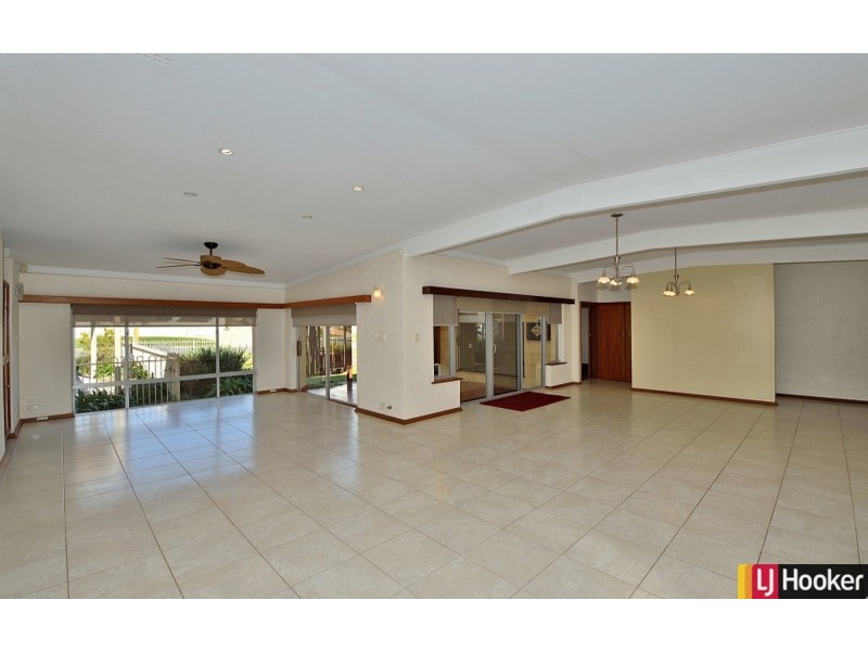 4A Oversby Street, Halls Head WA 6210