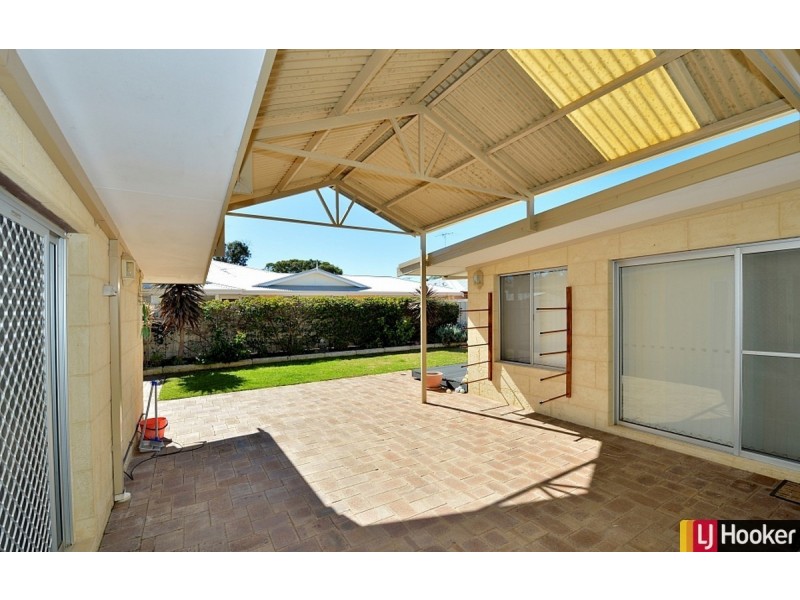 4A Oversby Street, Halls Head WA 6210