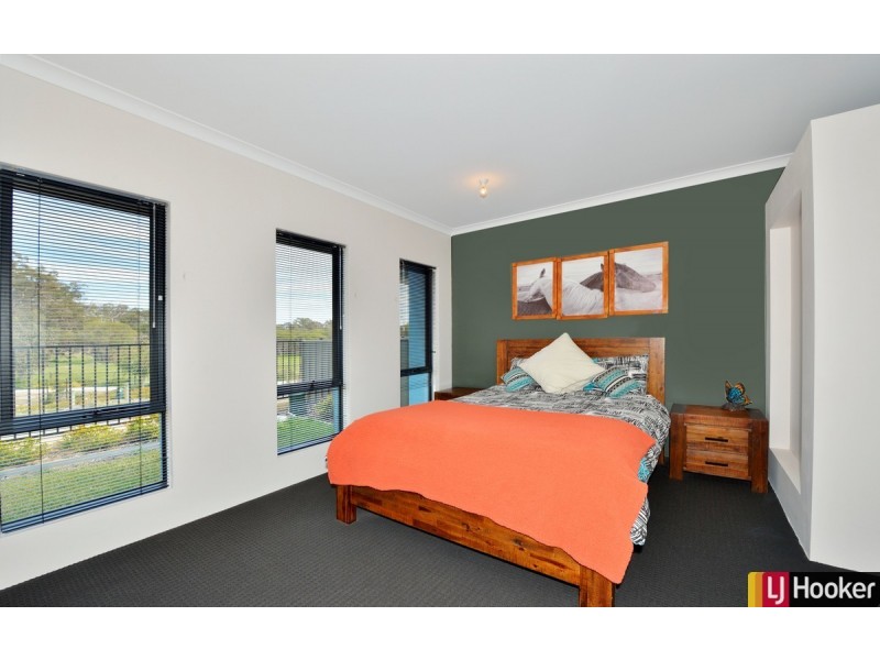 8 Bradley Street, Lakelands WA 6180