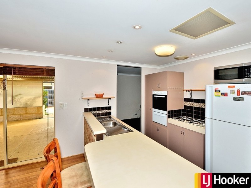 8 Allora Close, Dudley Park WA 6210