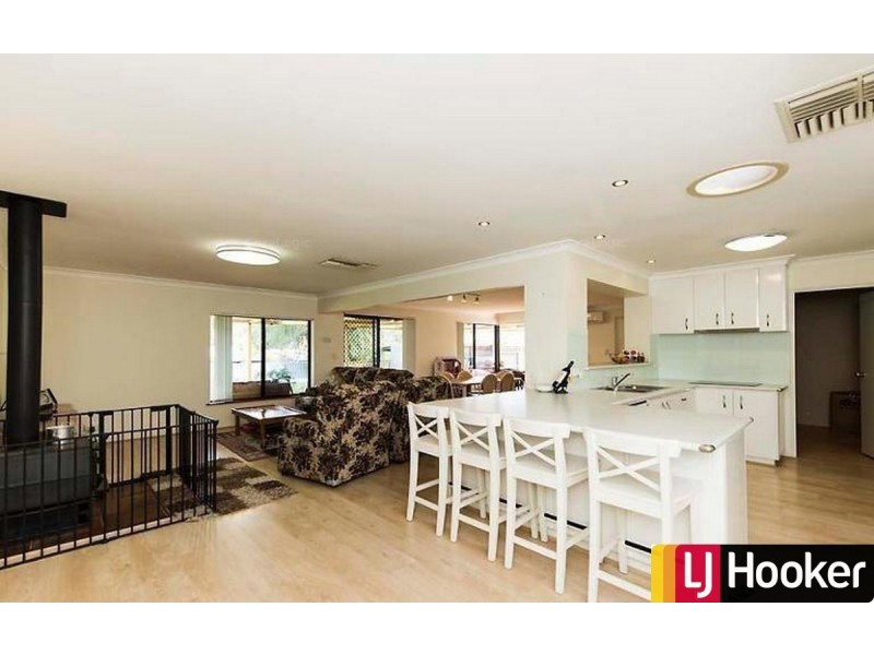 49 Carina Circle, Halls Head WA 6210