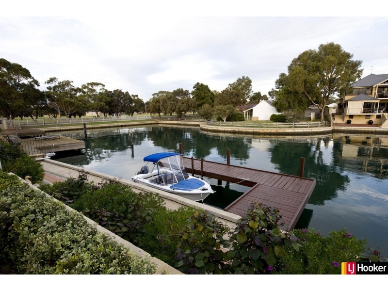 9 Siska Court, Halls Head WA 6210