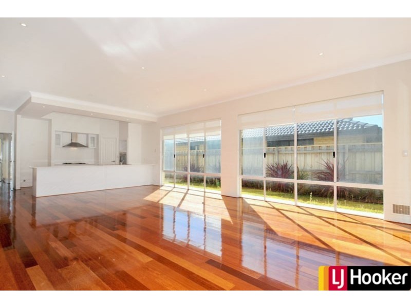 227 Peelwood Parade, Halls Head WA 6210