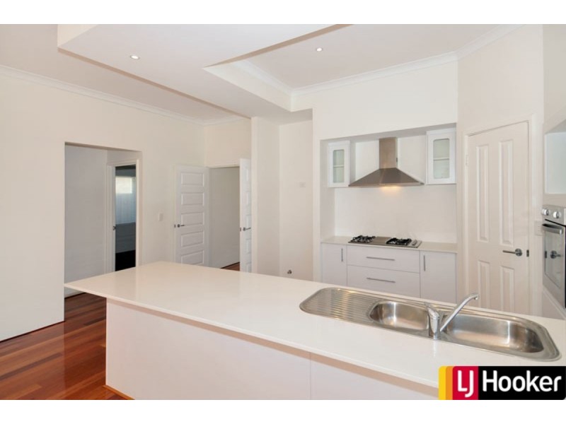 227 Peelwood Parade, Halls Head WA 6210
