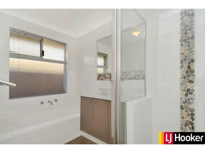 227 Peelwood Parade, Halls Head WA 6210