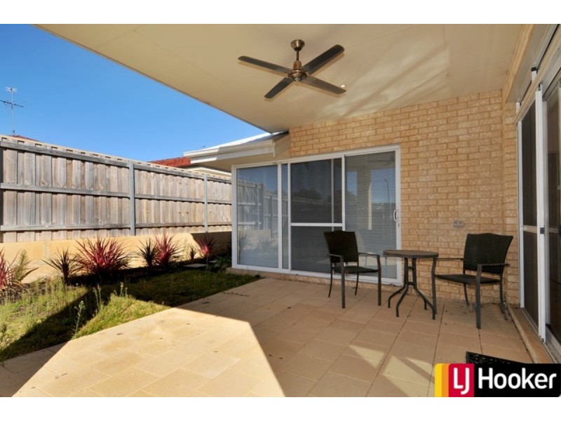 227 Peelwood Parade, Halls Head WA 6210