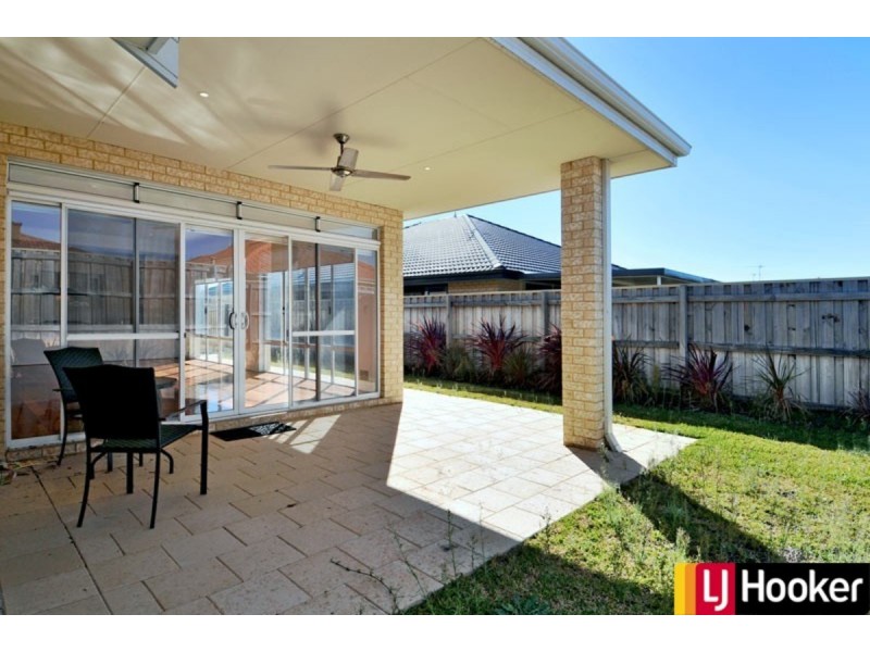 227 Peelwood Parade, Halls Head WA 6210