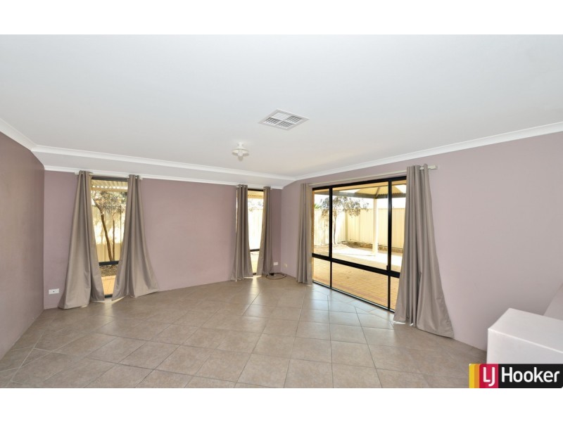 21 Loretta Parkway, Lakelands WA 6180