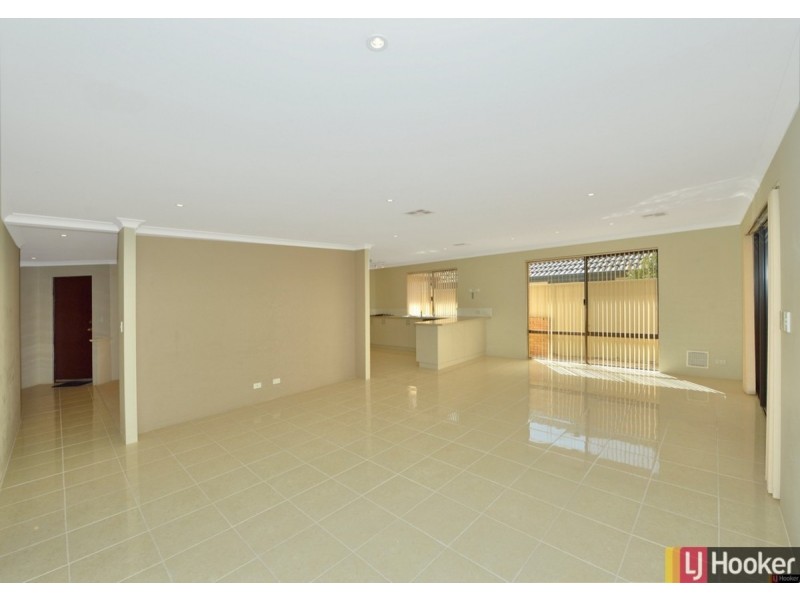 6 Lismore Ridge, Lakelands WA 6180