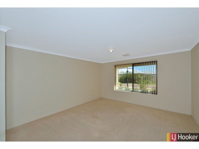 6 Lismore Ridge, Lakelands WA 6180