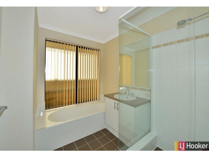 6 Lismore Ridge, Lakelands WA 6180