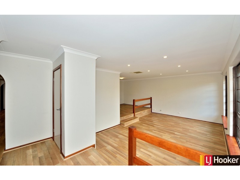 9 Sandalwood Parade, Halls Head WA 6210