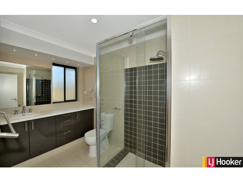 9 Sandalwood Parade, Halls Head WA 6210