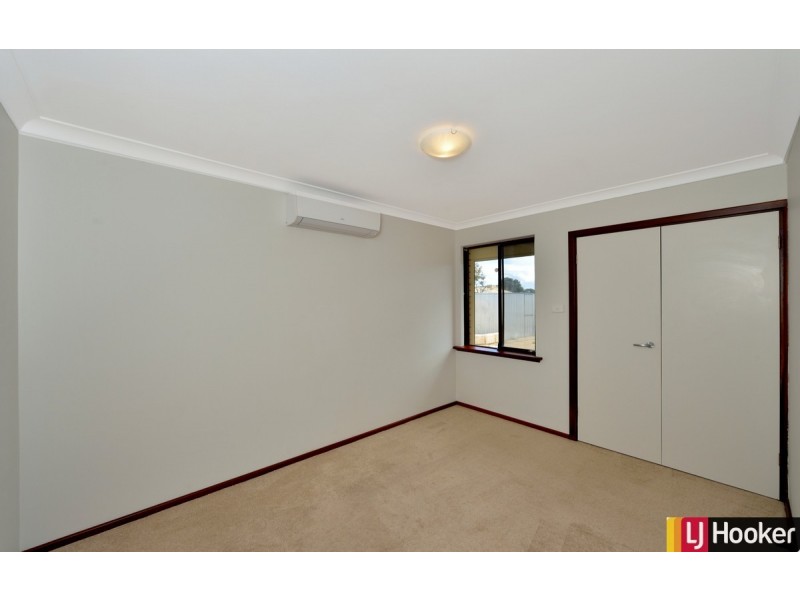 9 Sandalwood Parade, Halls Head WA 6210