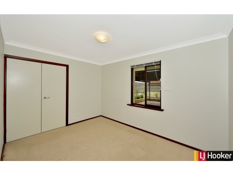 9 Sandalwood Parade, Halls Head WA 6210