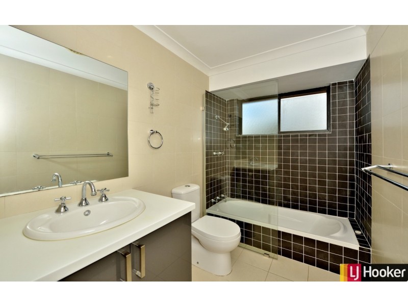 9 Sandalwood Parade, Halls Head WA 6210