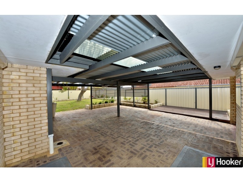 9 Sandalwood Parade, Halls Head WA 6210