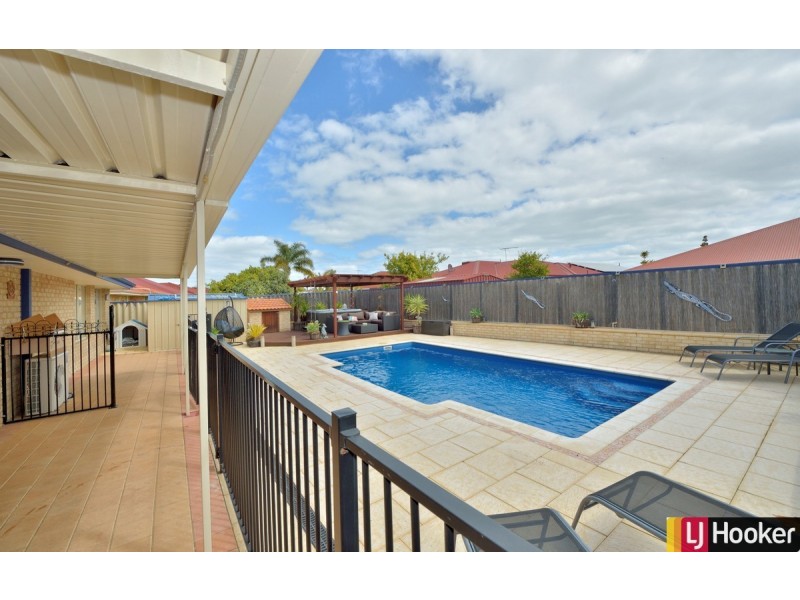 56 Montebourg Meander, Port Kennedy WA 6172