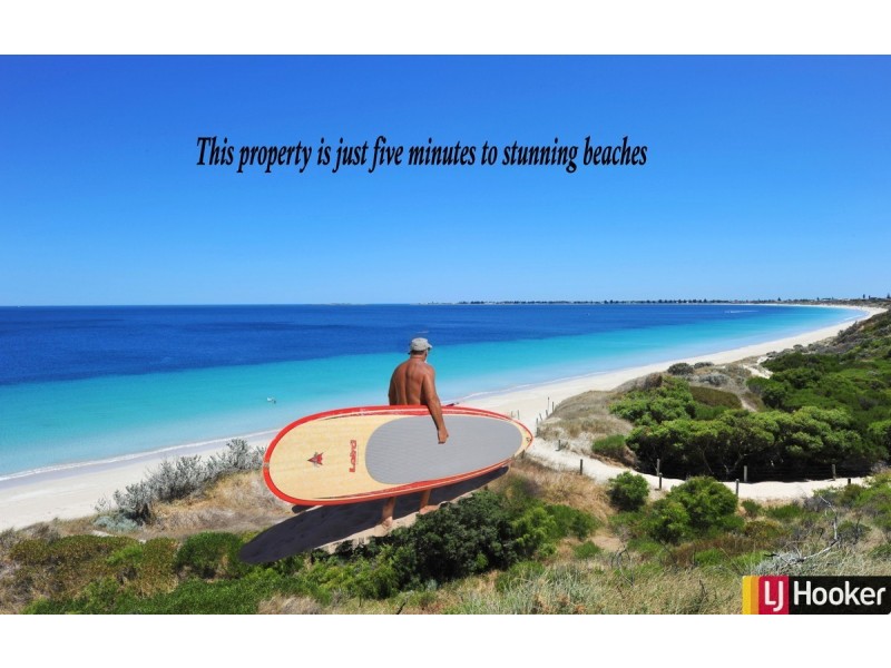 56 Montebourg Meander, Port Kennedy WA 6172