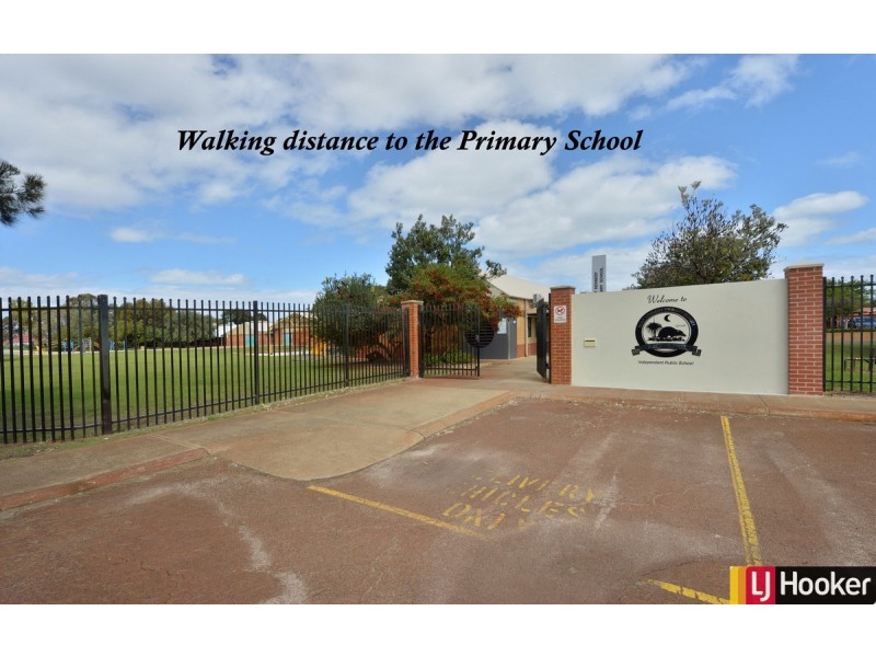 56 Montebourg Meander, Port Kennedy WA 6172