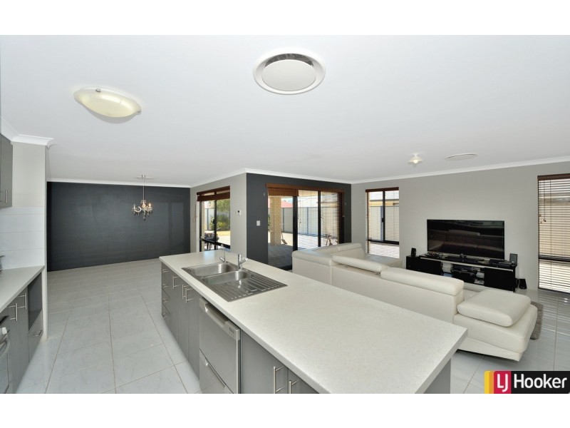 322 Pebble Beach Boulevard, Meadow Springs WA 6210