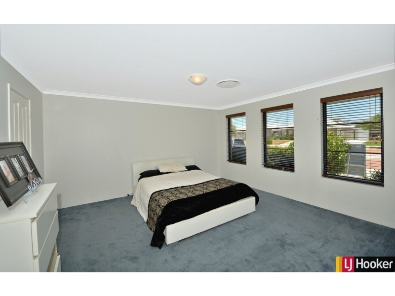 322 Pebble Beach Boulevard, Meadow Springs WA 6210