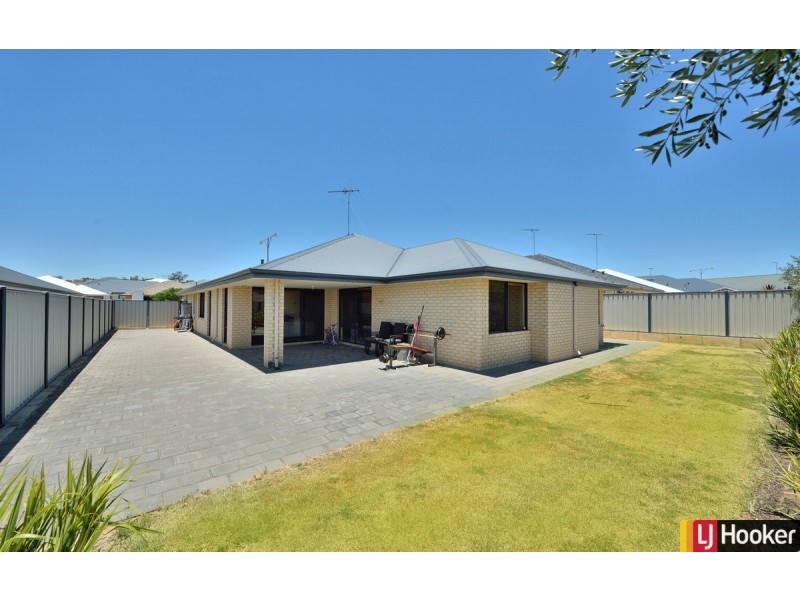 322 Pebble Beach Boulevard, Meadow Springs WA 6210