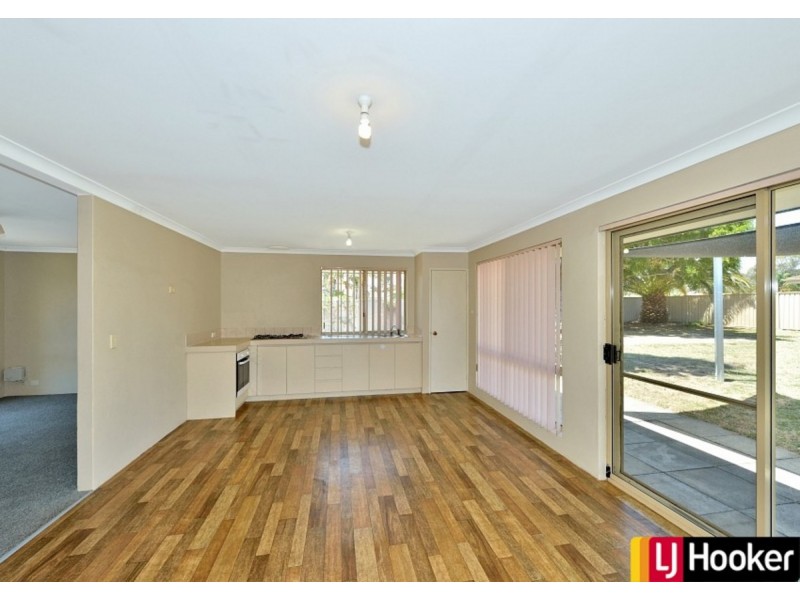 2 Penrith Street, Dudley Park WA 6210