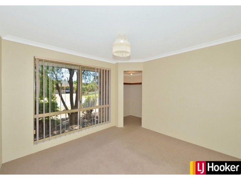 2 Penrith Street, Dudley Park WA 6210