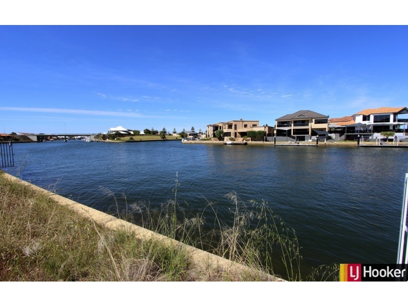 34 Santavea Mews, Halls Head WA 6210