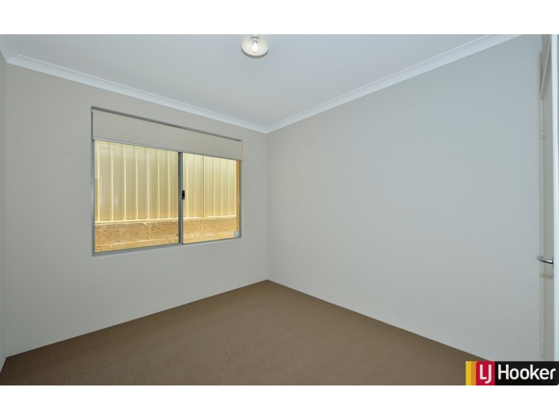 11 Warburton Trail, Lakelands WA 6180