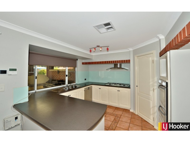 12 Monclair Court, Meadow Springs WA 6210