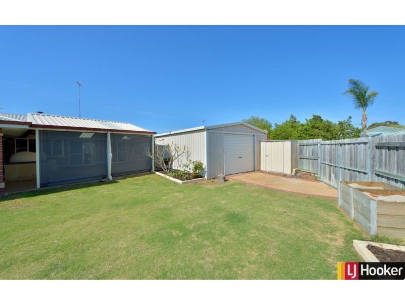 12 Monclair Court, Meadow Springs WA 6210