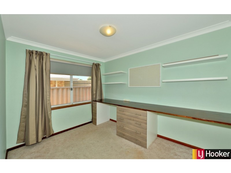 12 Monclair Court, Meadow Springs WA 6210