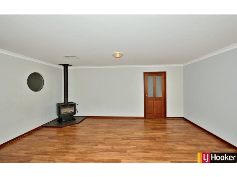 12 Monclair Court, Meadow Springs WA 6210