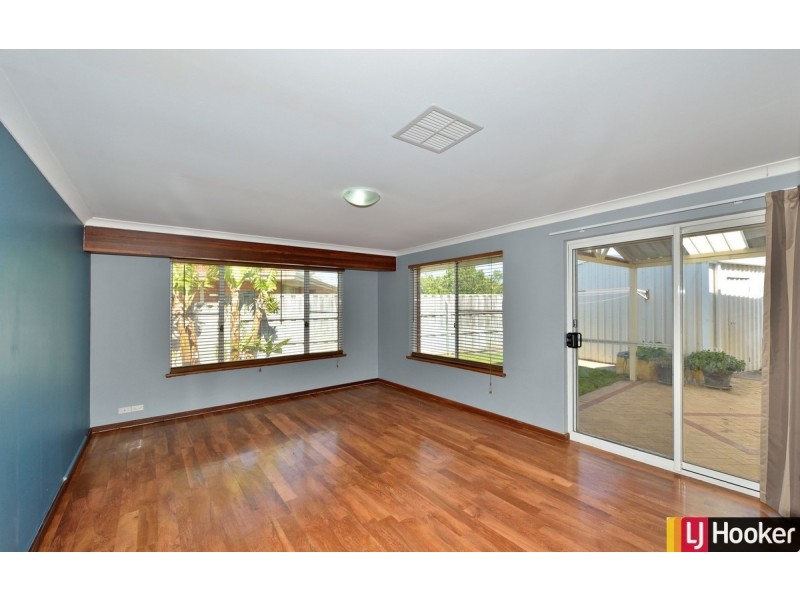 12 Monclair Court, Meadow Springs WA 6210