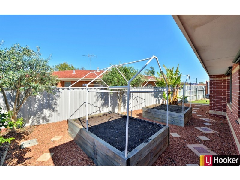 12 Monclair Court, Meadow Springs WA 6210