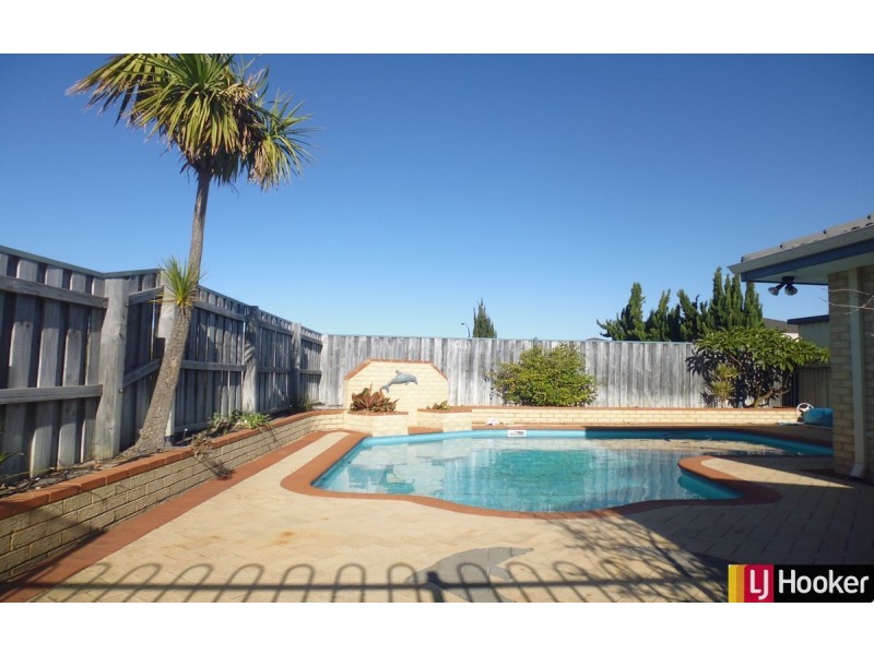 24 Montego Way, Halls Head WA 6210