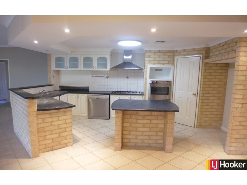 24 Montego Way, Halls Head WA 6210