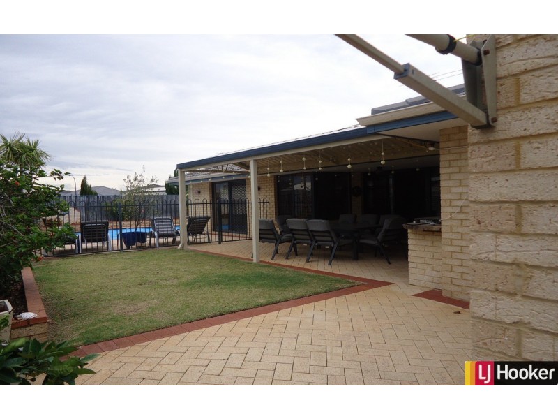 24 Montego Way, Halls Head WA 6210