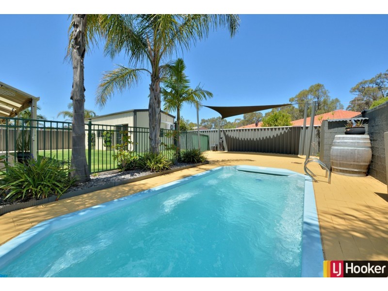 8 Penrith Street, Dudley Park WA 6210